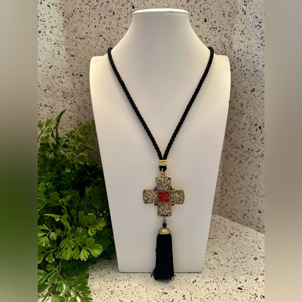 The Limited beaded cross pendant necklace